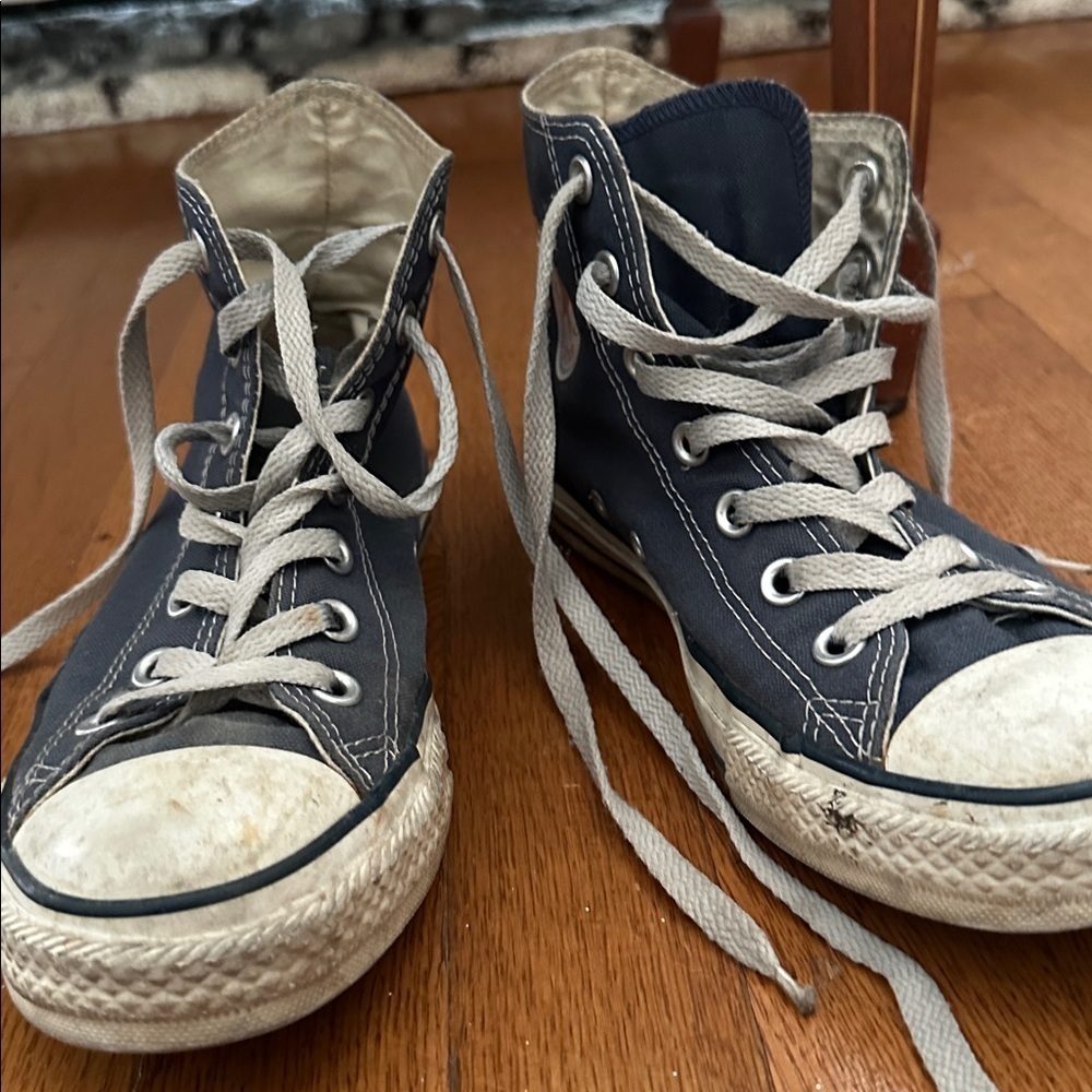 Converse - Picture 2 of 5